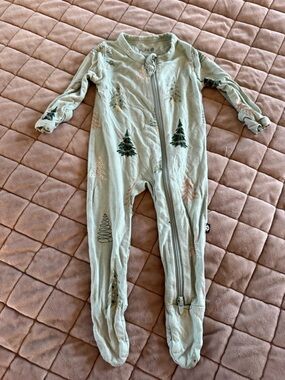 Kyte BABY Mint Green Footed One-Piece with Boho Christmas Tree Print